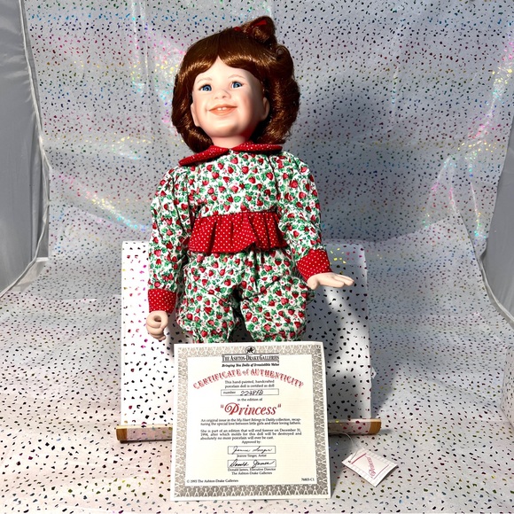 Ashton-Drake Galleries Porcelain Doll, Princess, My Heart Belongs to Daddy - Picture 4 of 8